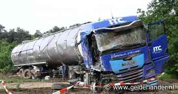 Ravage door ongeval tussen twee vrachtwagens op A73: een rijstrook dicht