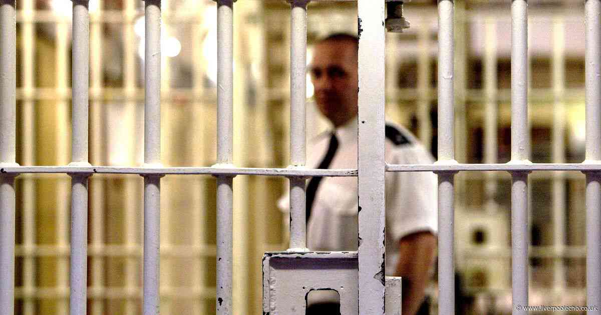 Police told to stop making arrests to ease pressure on overcrowded prisons