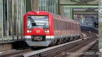Frauen in der S-Bahn belästigt – Schlägerei unter vier Männern