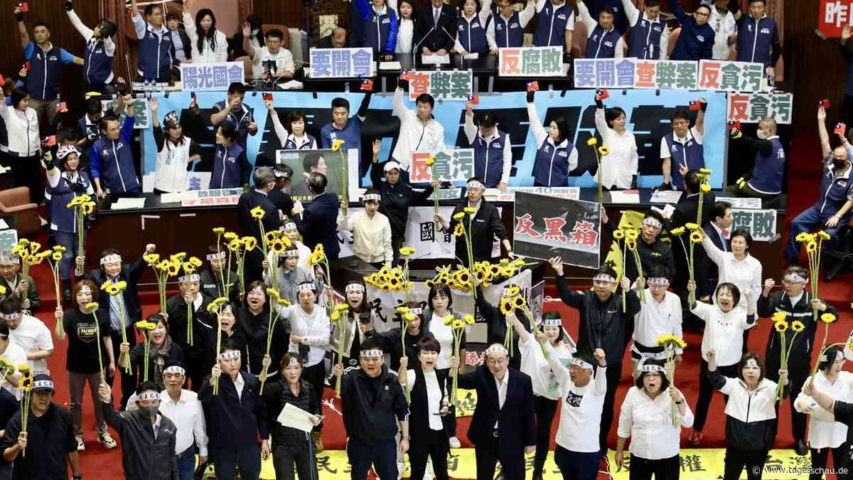 Tausende demonstrieren in Taiwan gegen geplante Parlamentsreform