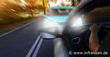 Überholmanöver im Landkreis Bamberg geht schief: Auto überschlägt sich - Fahrer verletzt