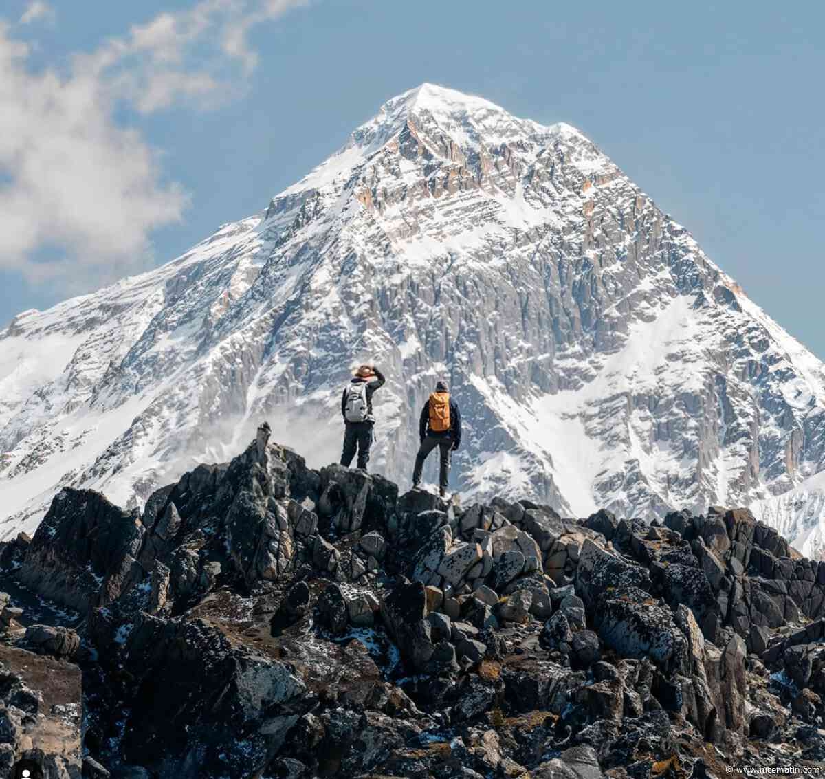 "Tout ça pour le buzz": pourquoi l'ascension de l'Everest par Inoxtag fait polémique?