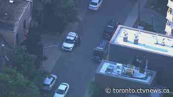 Shooting in downtown Toronto leaves 1 man with critical injuries: police