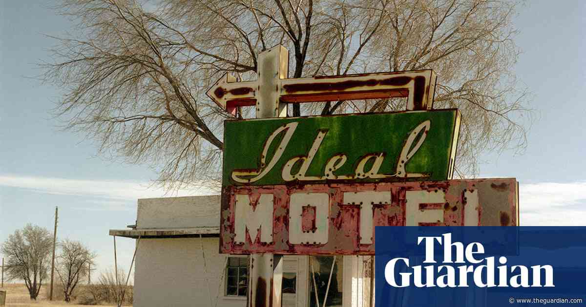 Roadside retro: Steve Fitch’s American motel signs – in pictures