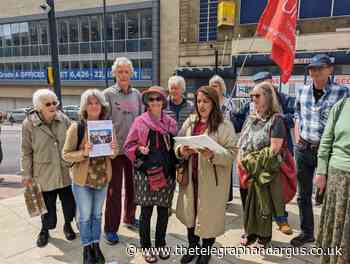 MP joins Bradford protestors to support Fossil Fuel Treaty