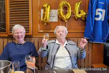 Marieke viert 104de (!) verjaardag in haar stamcafé Den Druyts: “Ik heb altijd cava koud staan”