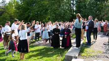 Apostolischer Nuntius Dr. Nikola Eterović bei Jugendfestival in St. Anton