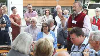 Eröffnungsfeier der Trachtenausstellung im Heimatmuseum Karlsfeld lockt über 150 Besucher an