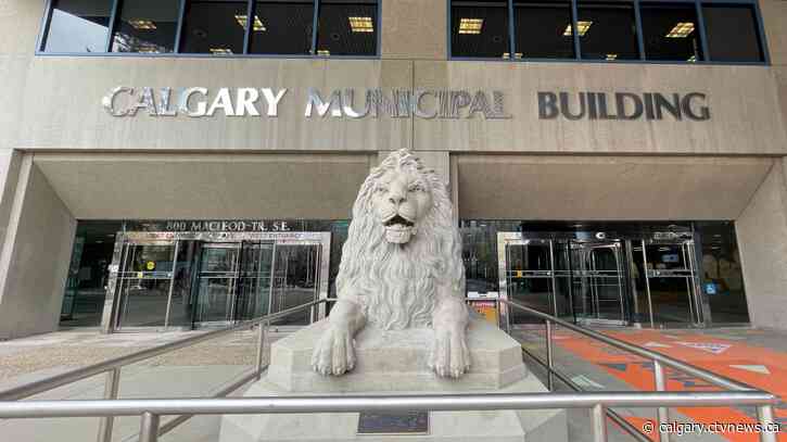 City of Calgary 'inside workers' vote in favour of strike