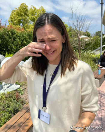Jennifer Garner’s crying pics sum up how every parent feels about their child graduating
