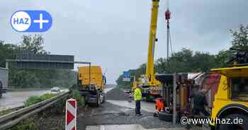 Lkw verliert 26 Tonnen Kies: A7 zwischen Dreieck Hannover-Süd und Anderten gesperrt