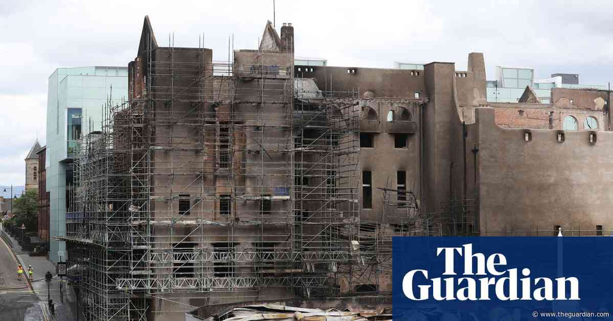 Mackintosh building restoration should be taken out of Glasgow art school’s hands, say experts
