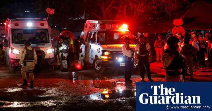 Stage collapses at Mexico campaign rally leaving five dead and others injured