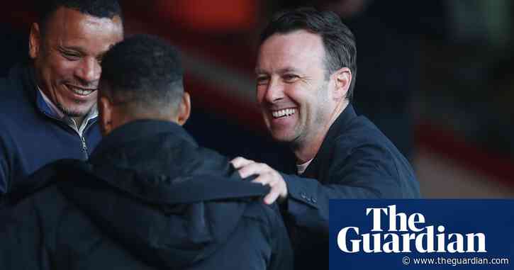 Dougie Freedman turns down Newcastle to stay with Crystal Palace