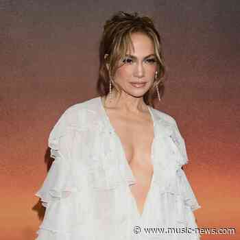 Jennifer Lopez asked directly about Ben Affleck split rumours during Mexico press event