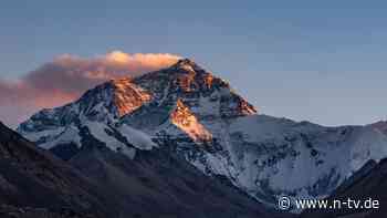 Sein Bergführer wird vermisst: Kenianer verunglückt am Mount Everest
