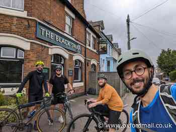 Cyclists visit 100 pubs in and around Oxford in one day