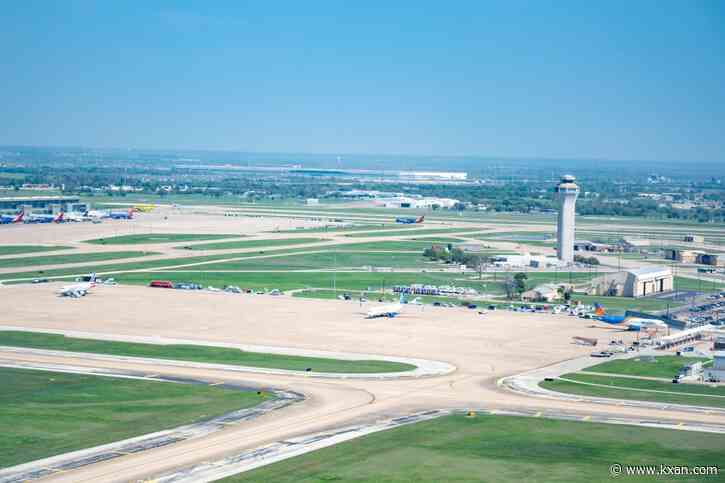 What nonstop flights were available when Austin-Bergstrom Airport opened in May 1999?