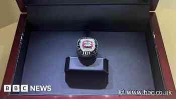 Boxer appeals for return of 'prized' stolen ring
