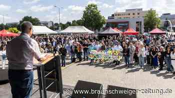 1200 Menschen feiern Grundgesetz-Geburtstag in Salzgitter