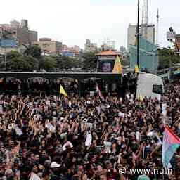 Duizenden Iraniërs de straat op voor uitvaart verongelukte president Raisi