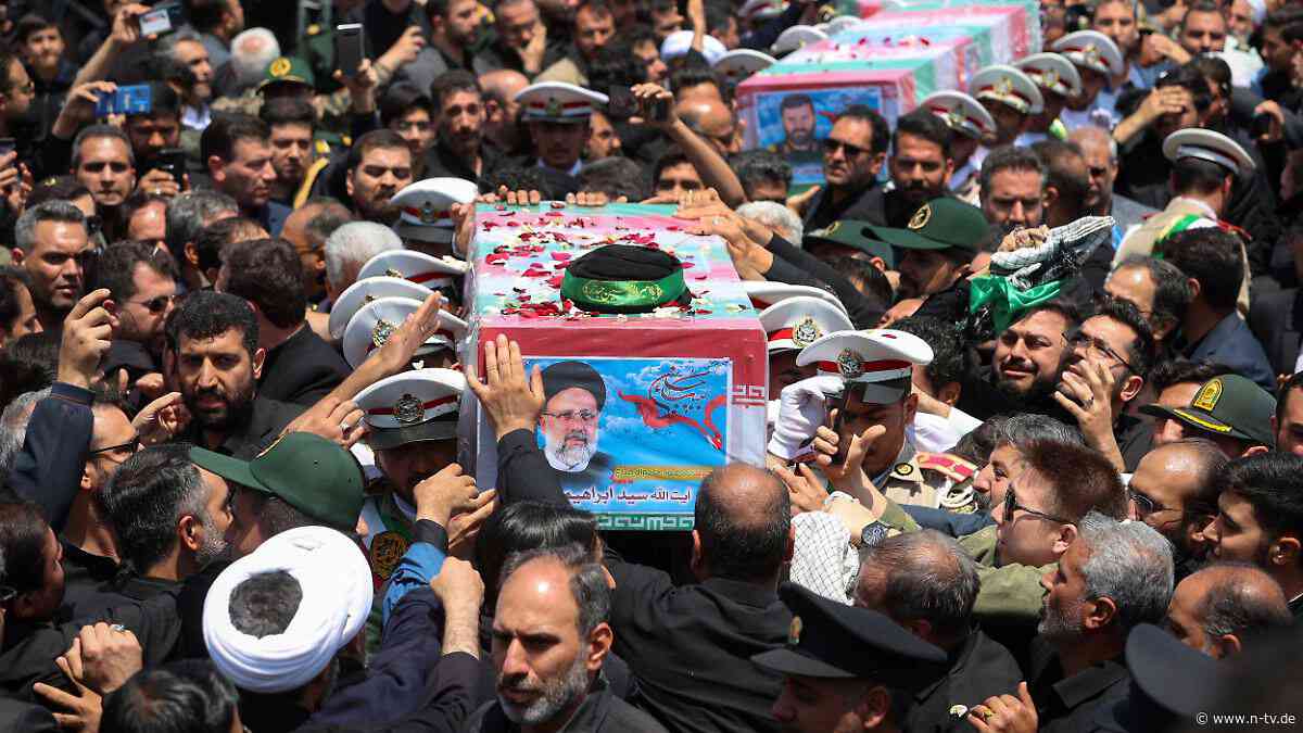 Massenauflauf in Heimatstadt: Irans Präsident Raisi neben Heiligtum beigesetzt