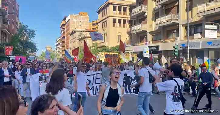 Capaci, cori contro Schifani e il sindaco Lagalla al corteo degli studenti a Palermo: “Fuori la mafia dallo Stato”. Contestata anche Maria Falcone