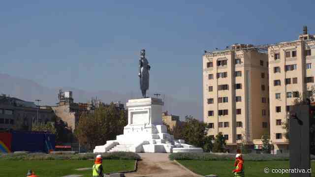 Elena Caffarena, el "nuevo monumento" de Plaza Baquedano