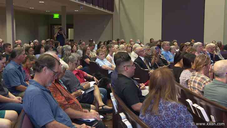 Concerns addressed at homelessness community meeting in south Austin