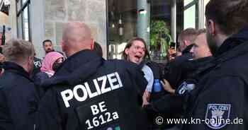 Propalästinensische Demonstration: Polizei räumt Humboldt-Universität in Berlin