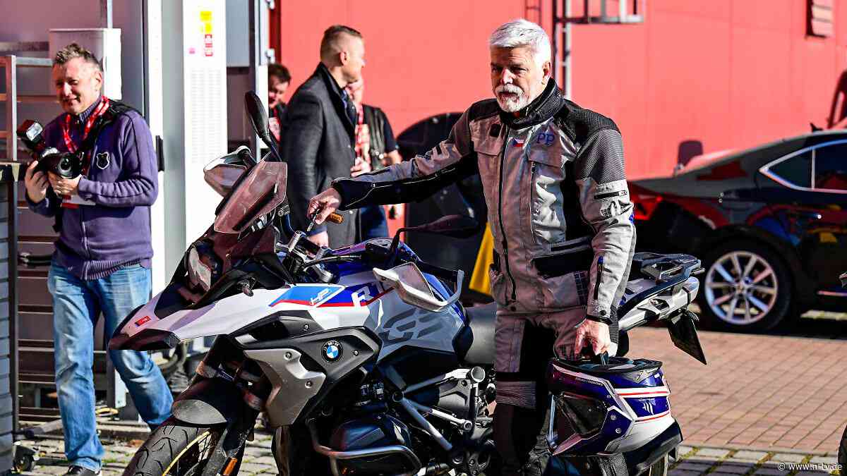 Auf abgesperrter Rennstrecke: Tschechischer Präsident verunglückt mit Motorrad