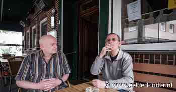 Roken, daar doen ze in Duitsland niet zo moeilijk over, terwijl Nederland kampioen antirookmaatregelen is