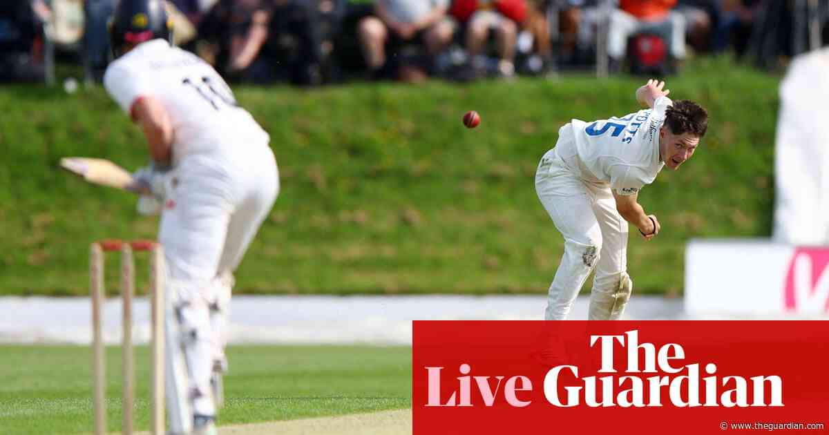 County cricket: Hampshire v Surrey, Lancashire v Warwicks, and more – live