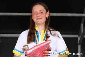 Provinciaal kampioene Olivia Vercruysse staat voor bewogen rit op BK in Koksijde: “Mijn perfecte zondag? Zelf top tien en Club Brugge kampioen”
