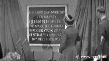 1955: The Queen opens London Airport