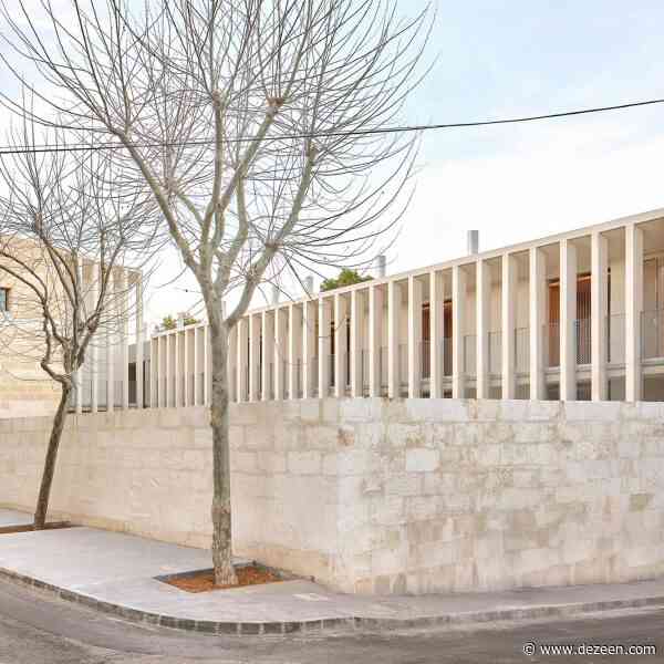 Peris+Toral Arquitectes uses stone for social housing block in Mallorca