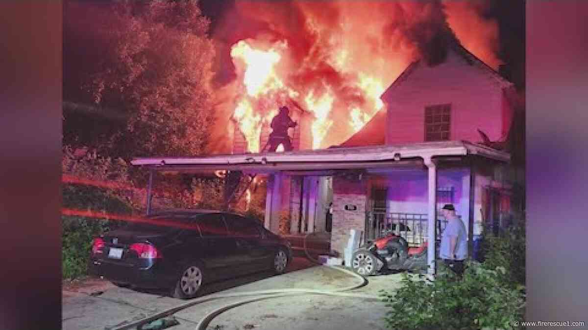 Mo. firefighters injured battling abandoned house fire