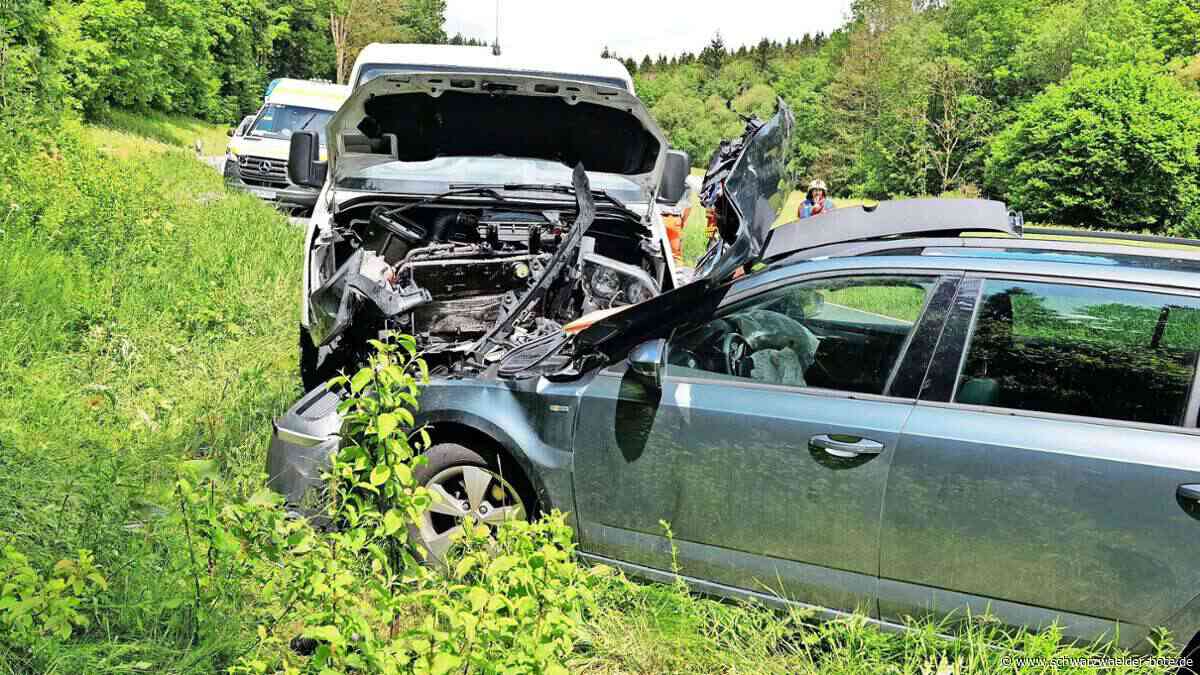 Unfall bei Wildberg: Autos krachen frontal ineinander