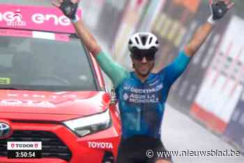 Italiaans feestje in de Giro: Andrea Vendrame wint negentiende etappe na mooi spektakel tussen vluchters