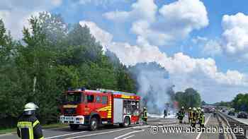 Kaffee-Lkw brennt auf Autobahn kurz vor Hamburg: Lange Staus
