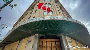 Wehwehneh Bahgahkinahgohn development in former downtown Winnipeg Bay building gets another $31M from feds