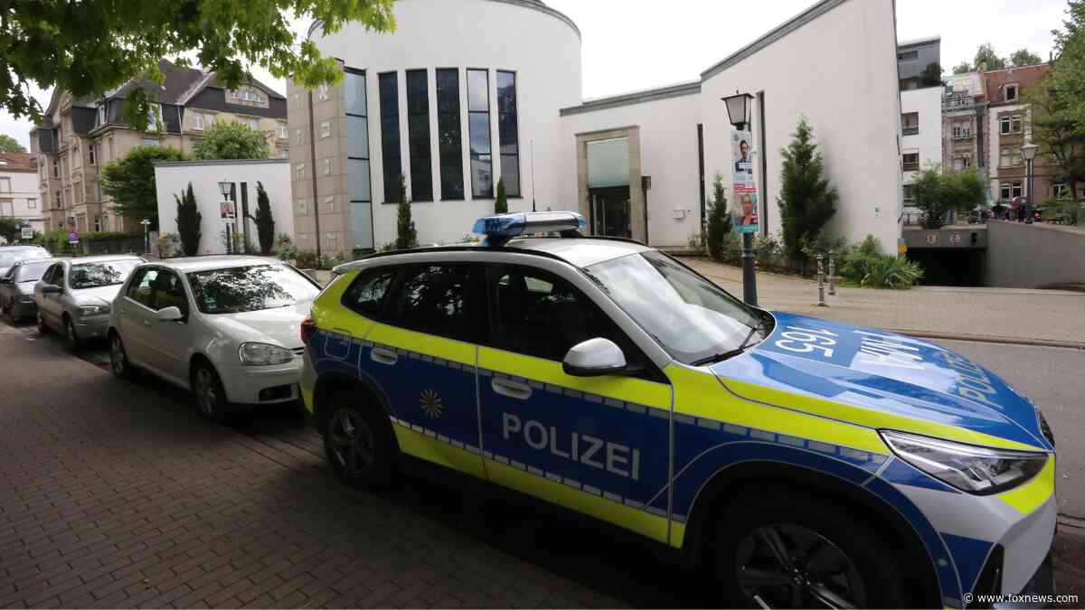 2 arrested for allegedly plotting knife attack at German synagogue