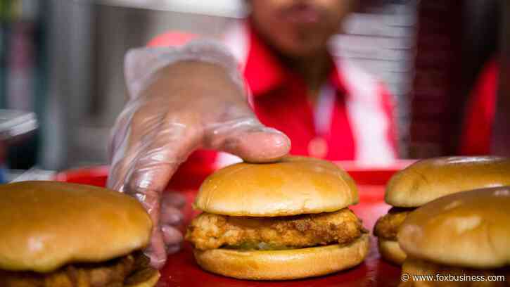 Nearly 80% of Americans now consider fast food a 'luxury' due to high prices