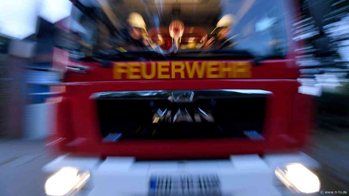 Taucher suchen nach Opfern: Mietwagen stürzt in Berliner See - Mensch stirbt