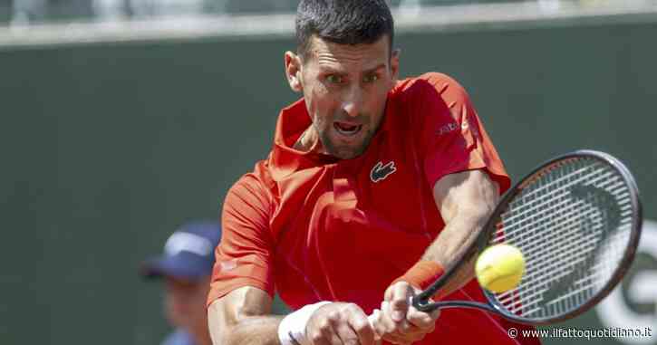 Novak Djokovic ko agli Atpdi Ginevra per dei tremori alla mano: “Sono preoccupato”. A rischio il Roland Garros?