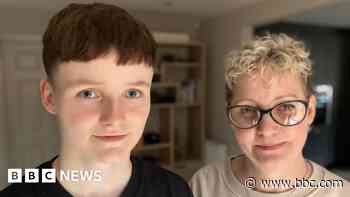 Army backtracks on Derbyshire teen rejected over breast-cancer gene