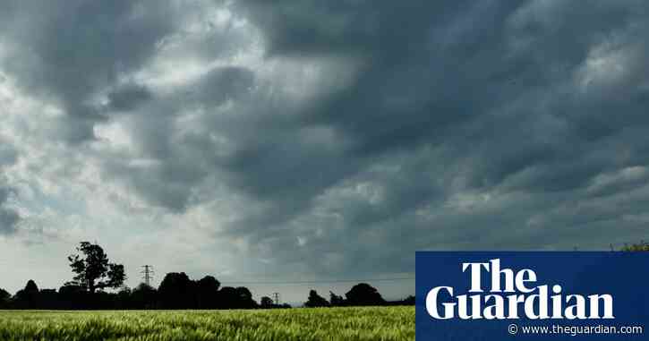 UK weather: clouds and thunderstorms to dampen bank holiday weekend