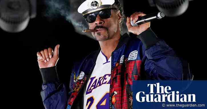 Is Snoop Dogg’s memorabilia auction a model for cash-hungry music stars?