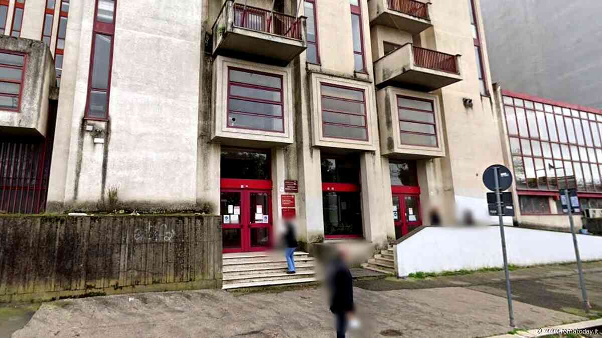 Dipendente del comune di Roma trovato morto negli uffici del dipartimento, indagine sulle cause del decesso