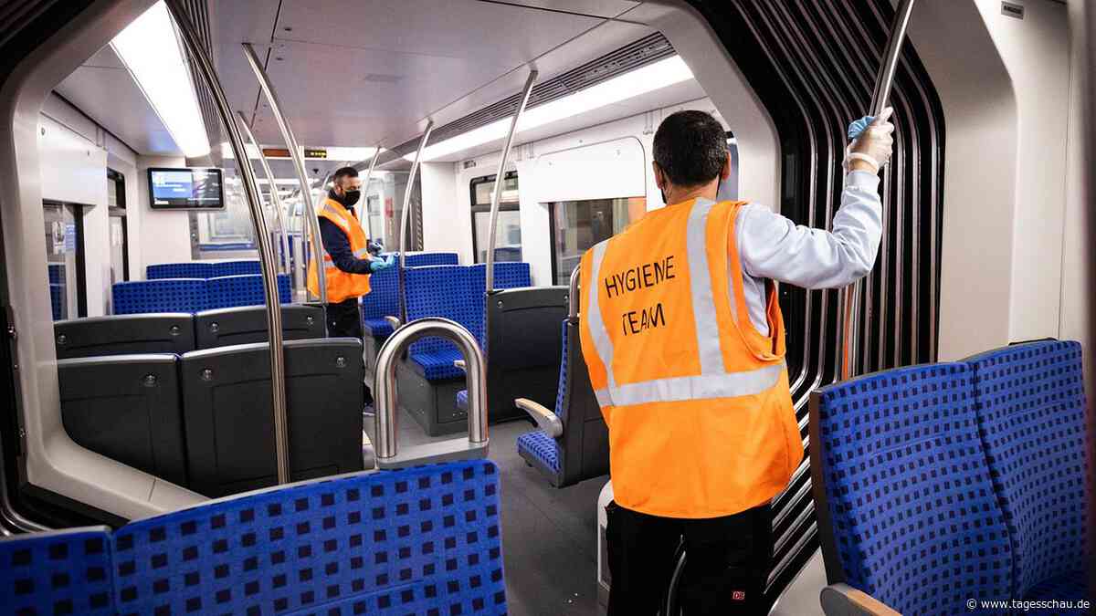Wie die U-Bahn-Reiniger in Hamburg arbeiten